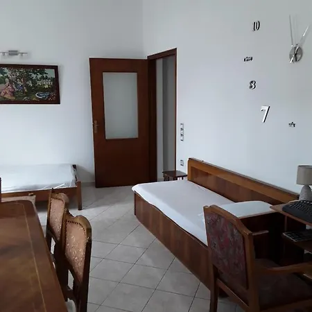 Square House Apartment