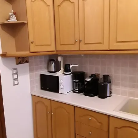 Square House Apartment *